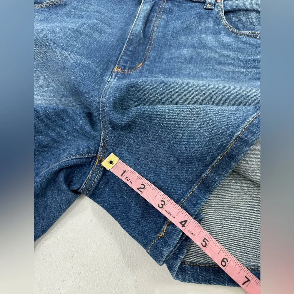 Ann Taylor Factory The 4.5 Inch Denim Shorts Mid Rise Classic Blue Jean Size 10